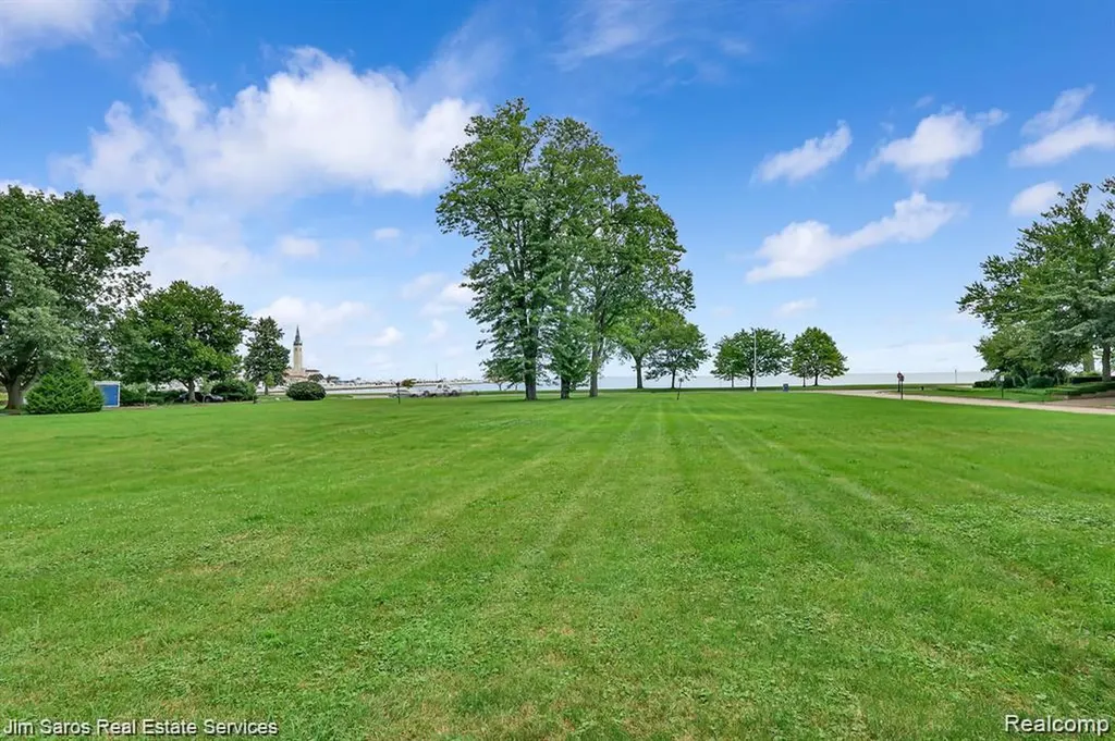 745 Lake Shore Road Village Of Grosse Pointe Shores City MI 48236