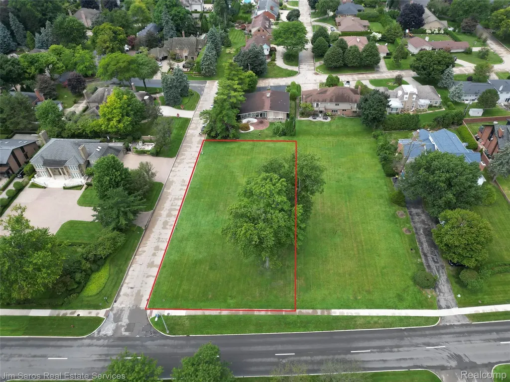 745 Lake Shore Road Village Of Grosse Pointe Shores City MI 48236