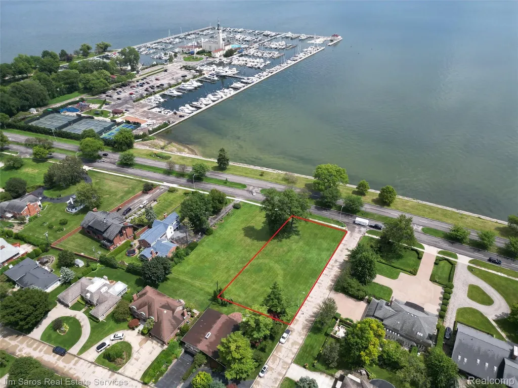 745 Lake Shore Road Village Of Grosse Pointe Shores City MI 48236