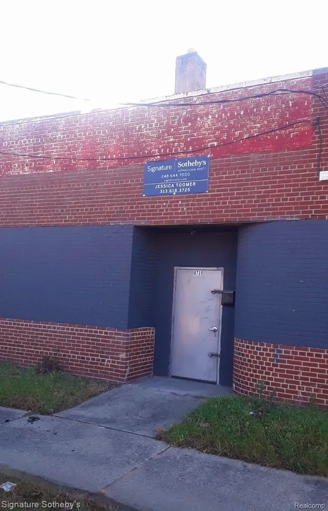 8735 S Lyndon Street Detroit City MI 48238