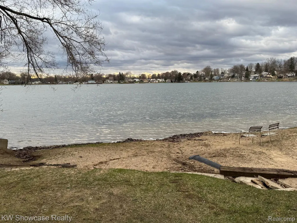 5821 Felske Drive Brighton Township MI 48116