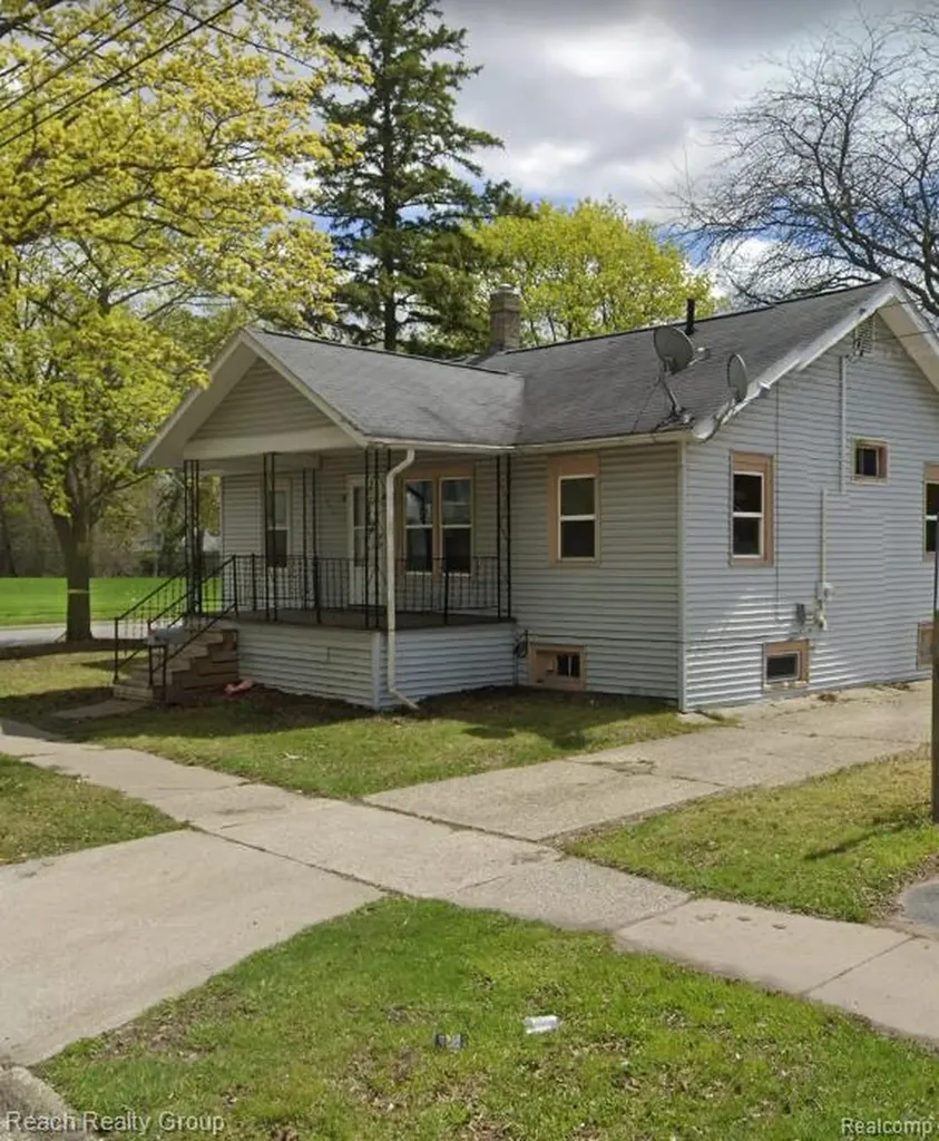 1603 Cooper Avenue Saginaw City MI 48602