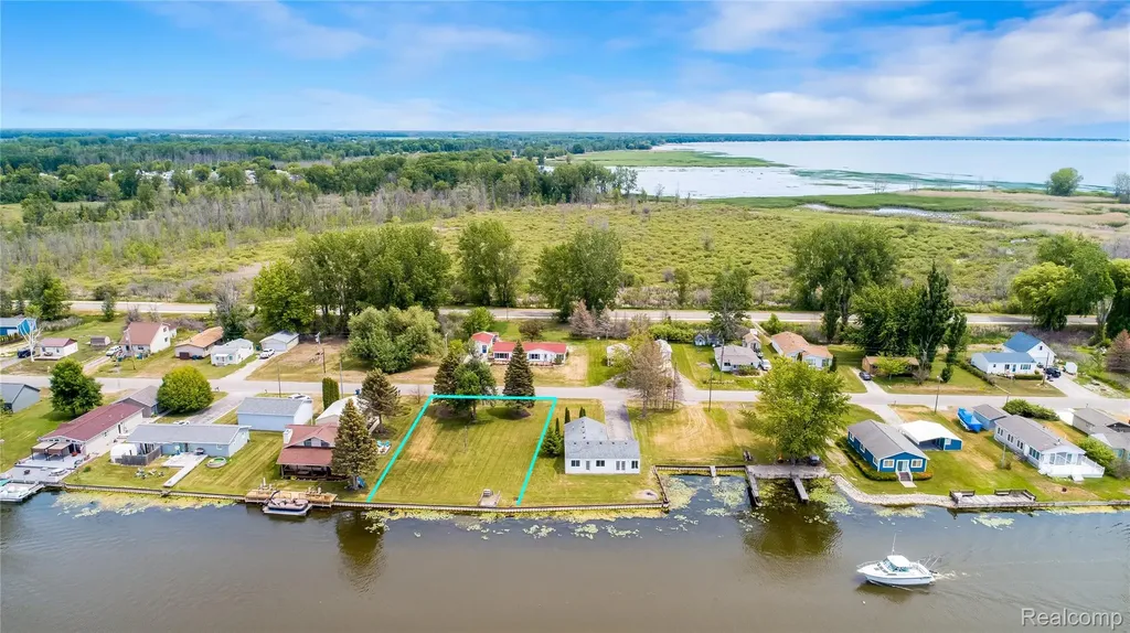1840 S Riverside Drive Au Gres City MI 48703