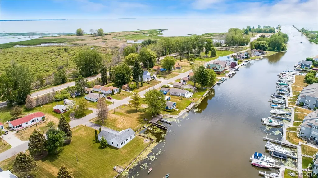 1840 S Riverside Drive Au Gres City MI 48703