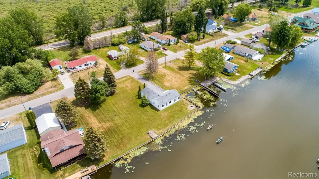 1840 S Riverside Drive Au Gres City MI 48703