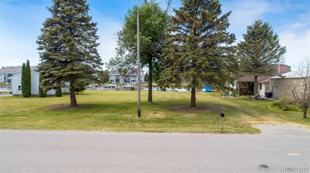 1840 S Riverside Drive Au Gres City MI 48703