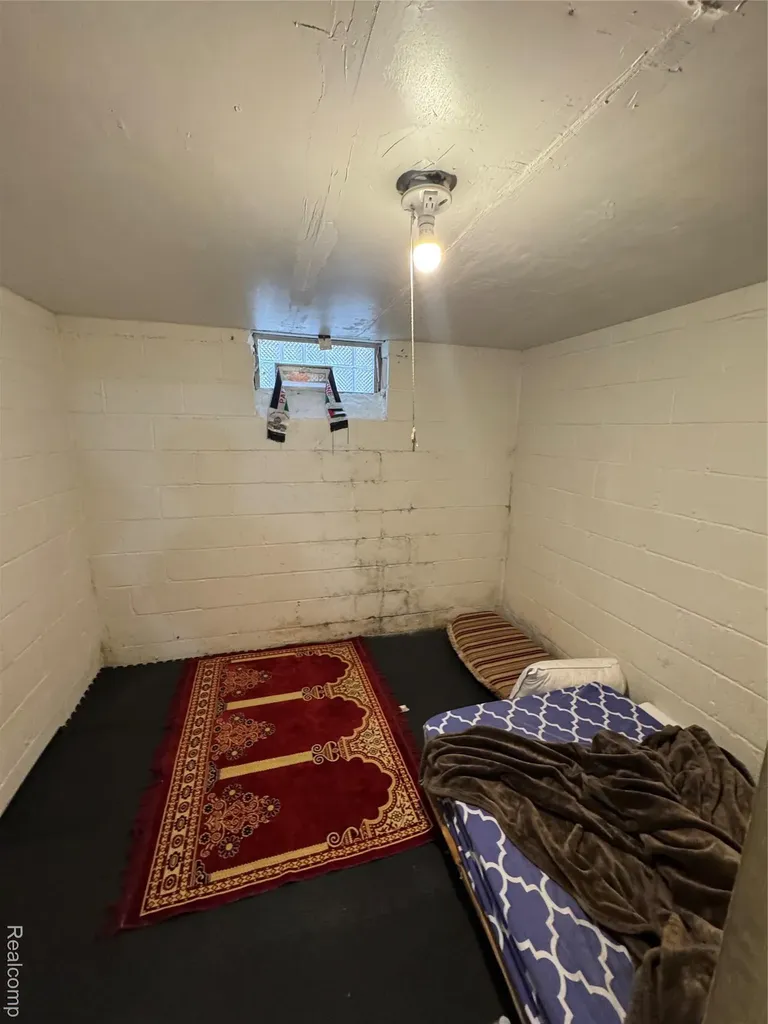13469 Dwyer Street Hamtramck City MI 48212