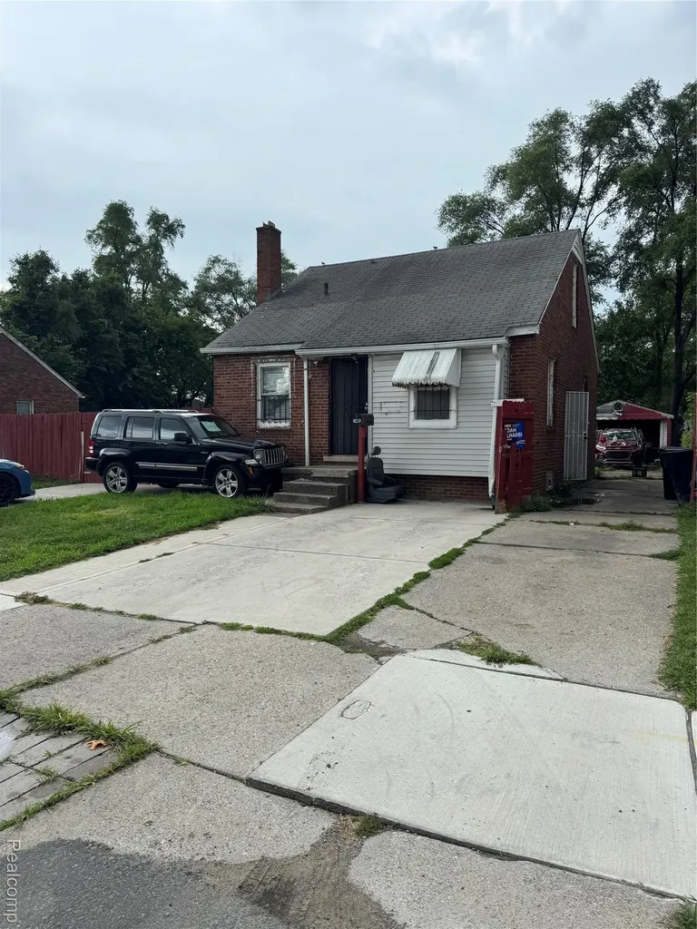 13469 Dwyer Street Hamtramck City MI 48212