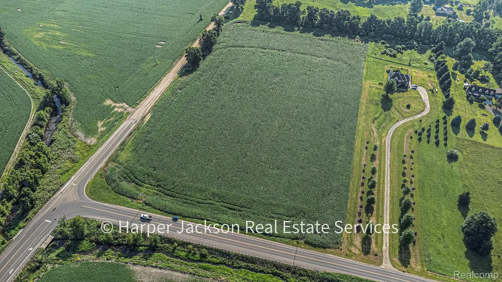 00 Fowlerville Conway Township MI 48836
