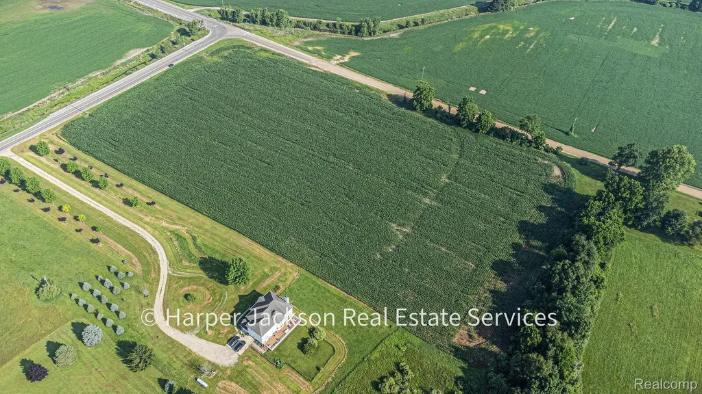 00 Fowlerville Conway Township MI 48836