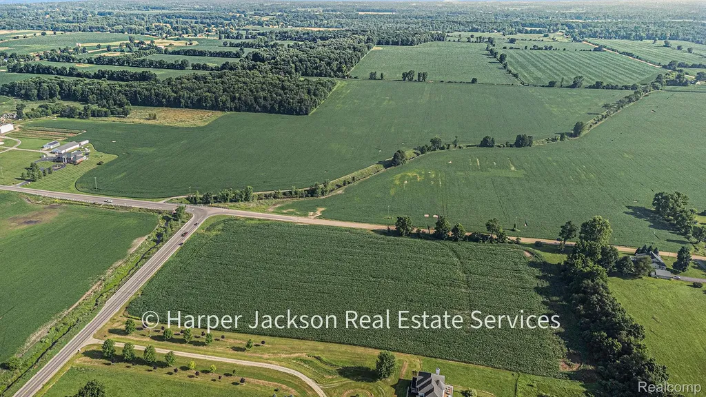 00 Fowlerville Conway Township MI 48836