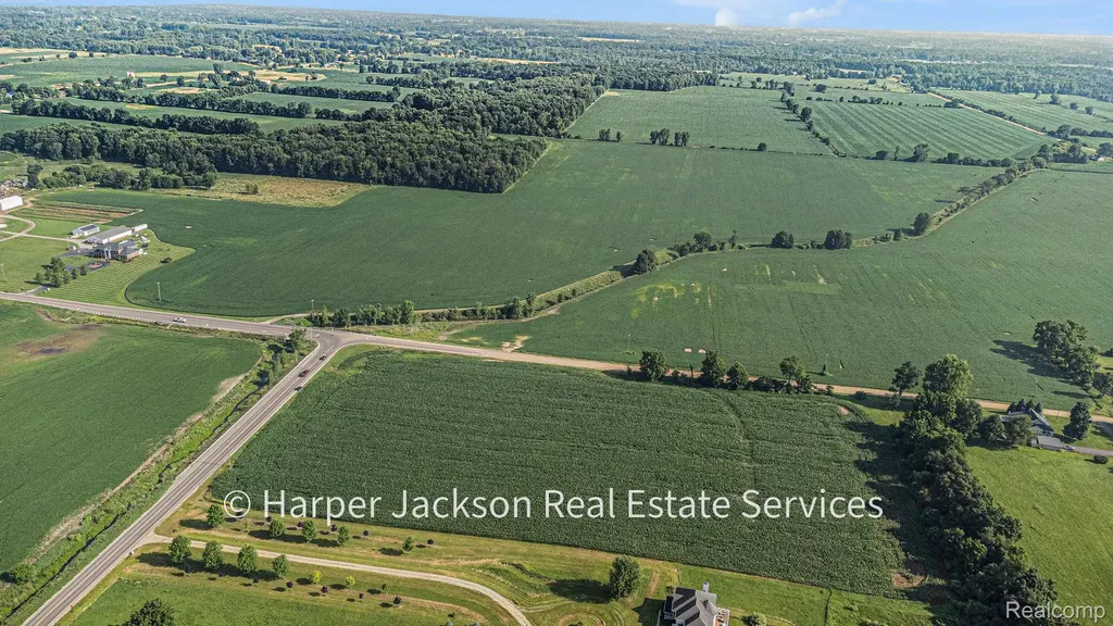 00 Fowlerville Conway Township MI 48836