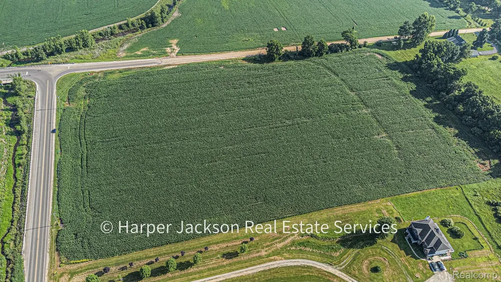 00 Fowlerville Conway Township MI 48836