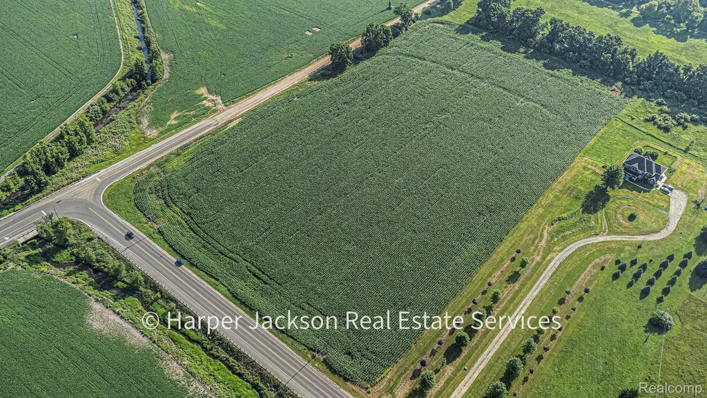 00 Fowlerville Conway Township MI 48836