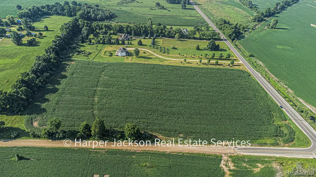 00 Fowlerville Conway Township MI 48836