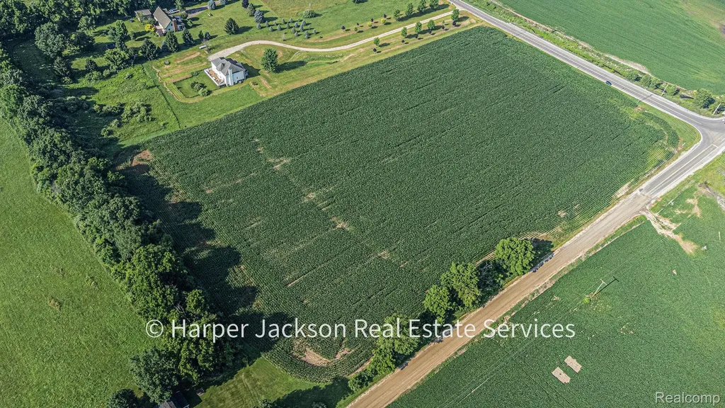 00 Fowlerville Conway Township MI 48836