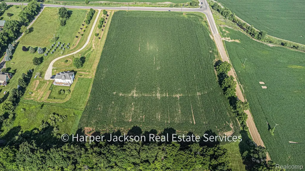 00 Fowlerville Conway Township MI 48836