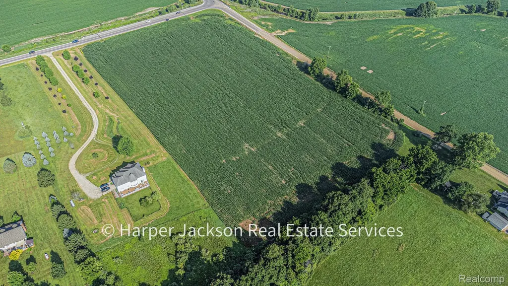 00 Fowlerville Conway Township MI 48836