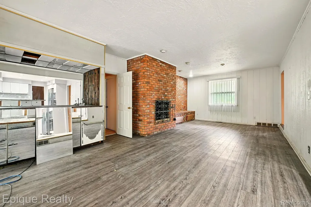 25226 Ingleside Drive Southfield City MI 48033