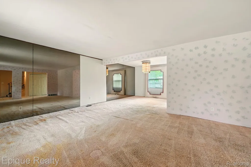 25226 Ingleside Drive Southfield City MI 48033