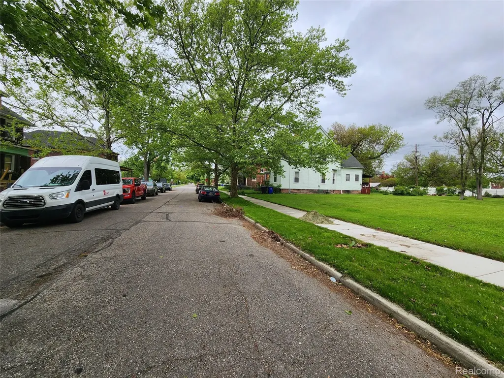 639 Smith Street Detroit City MI 48202