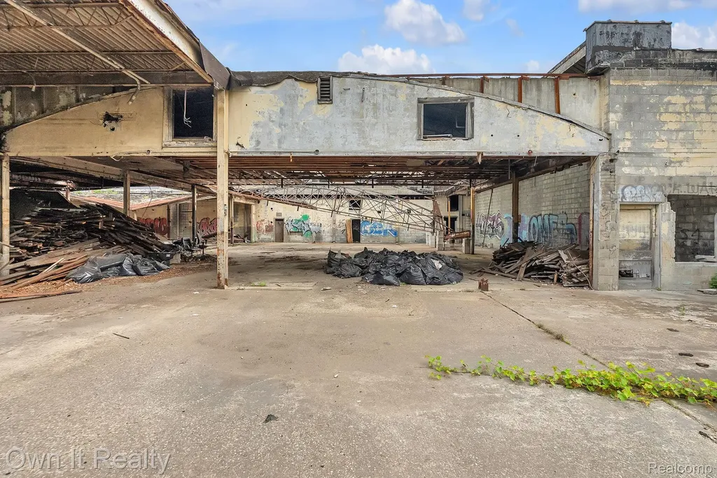 8616 Grinnell Street Detroit City MI 48213