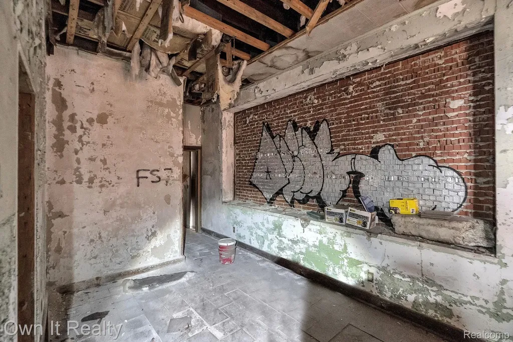 8616 Grinnell Street Detroit City MI 48213