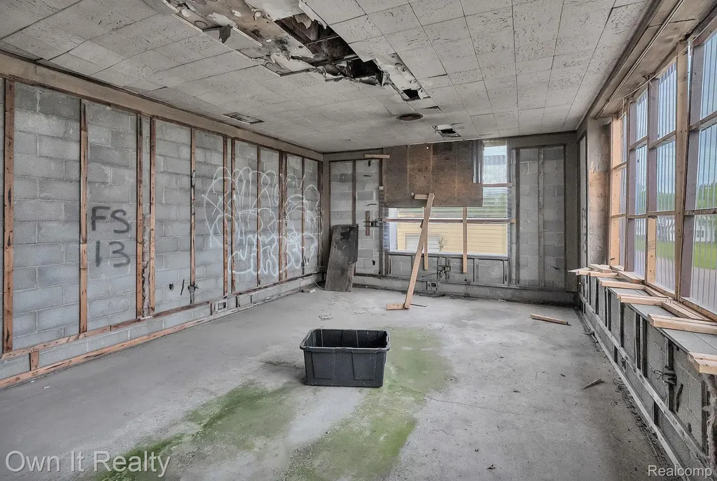 8616 Grinnell Street Detroit City MI 48213