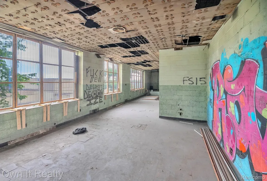 8616 Grinnell Street Detroit City MI 48213