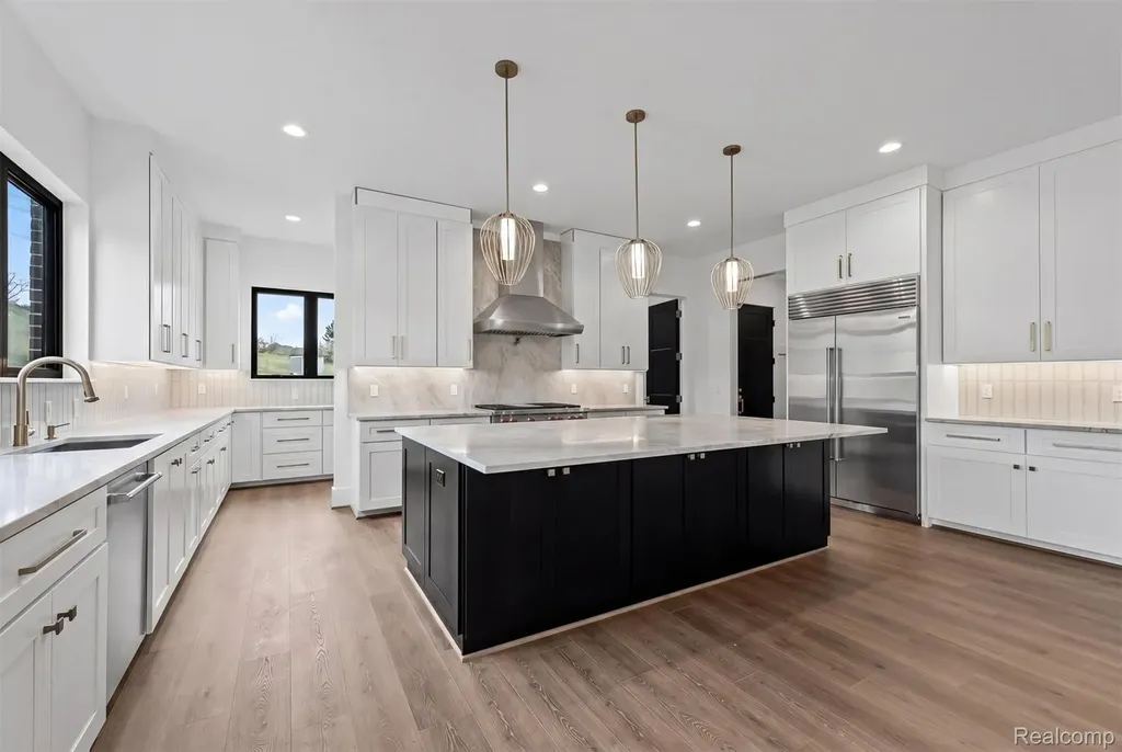 4369 The Heights Boulevard Rochester City MI 48306