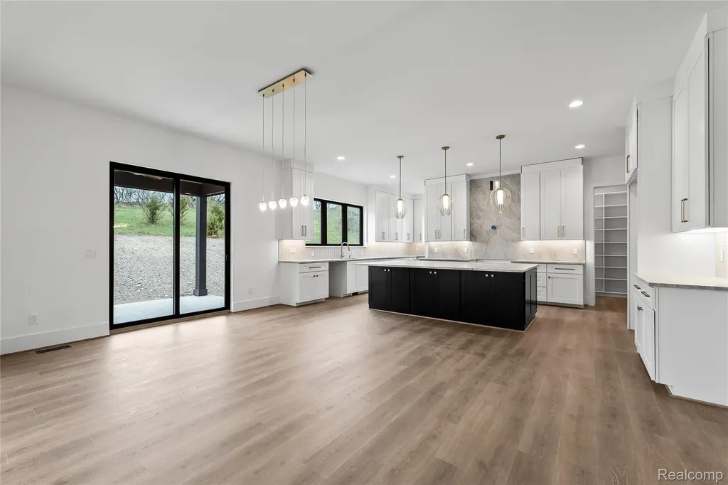 4369 The Heights Boulevard Rochester City MI 48306