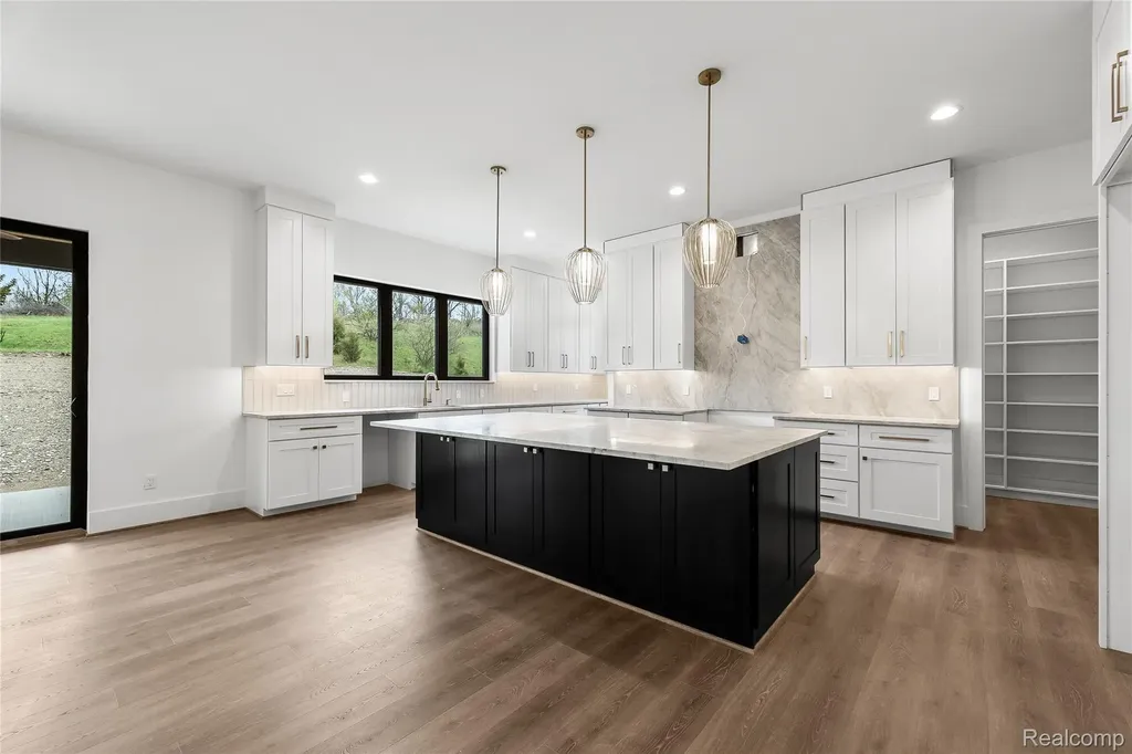 4369 The Heights Boulevard Rochester City MI 48306