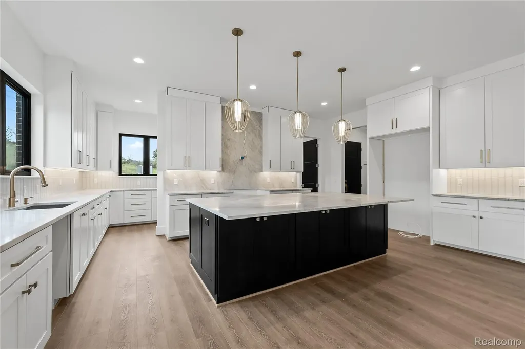 4369 The Heights Boulevard Rochester City MI 48306