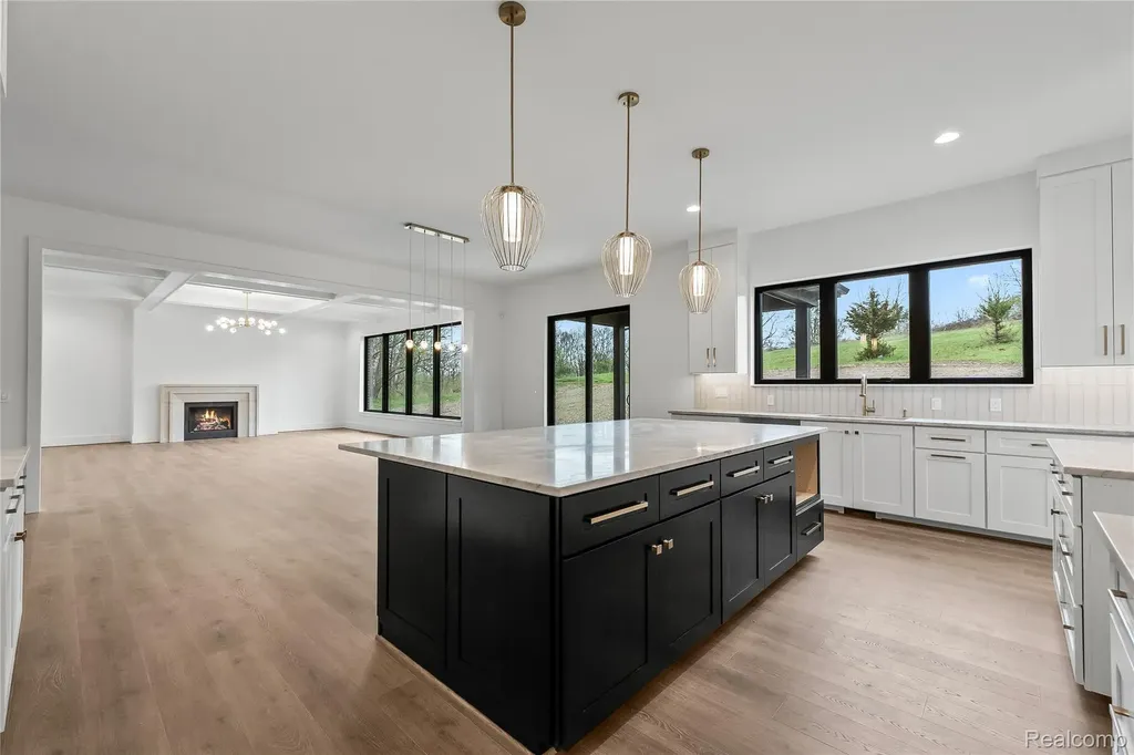 4369 The Heights Boulevard Rochester City MI 48306