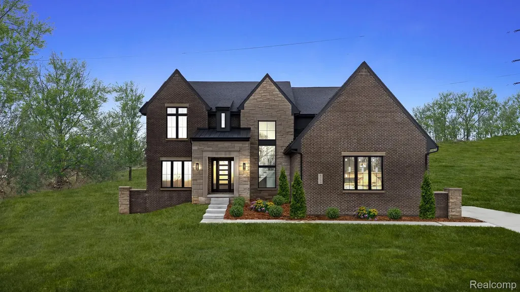 4369 The Heights Boulevard Rochester City MI 48306