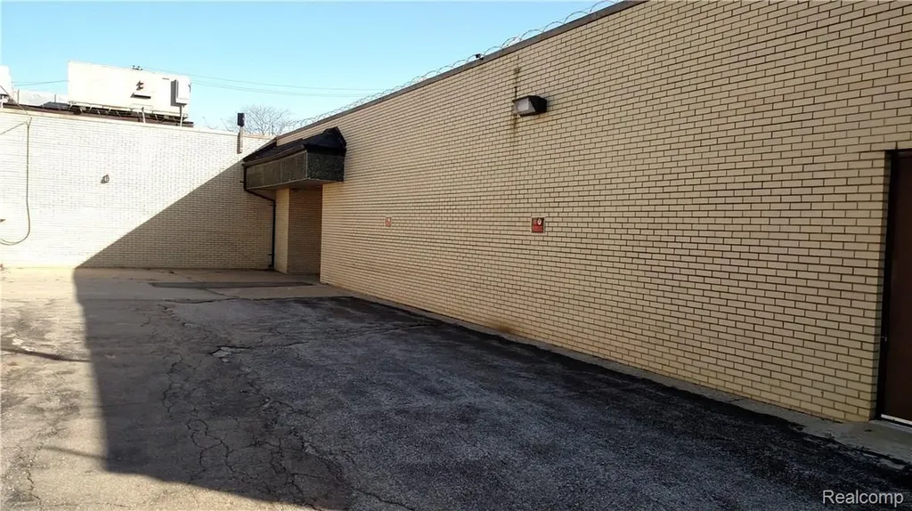 17910 Van Dyke Street Detroit City MI 48234