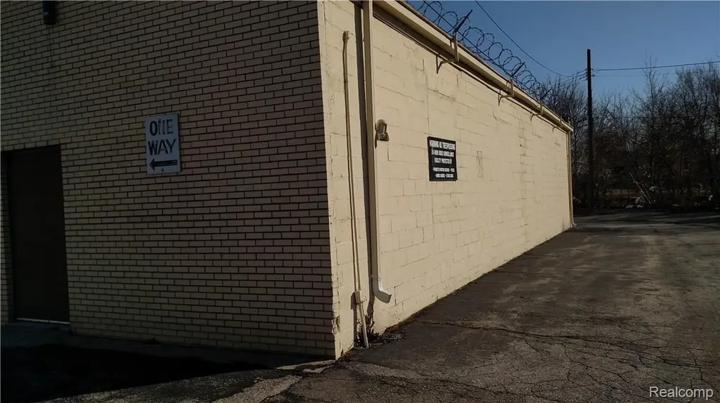 17910 Van Dyke Street Detroit City MI 48234