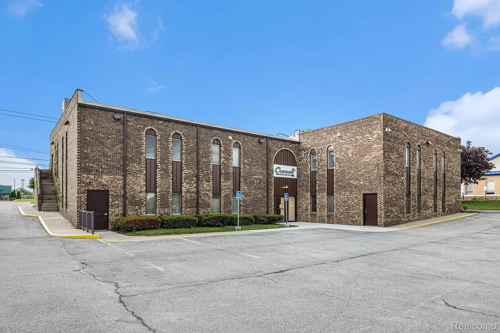 1350 E M 21 Caledonia Charter Township MI 48867