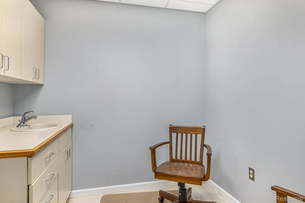 1350 E M 21 Caledonia Charter Township MI 48867
