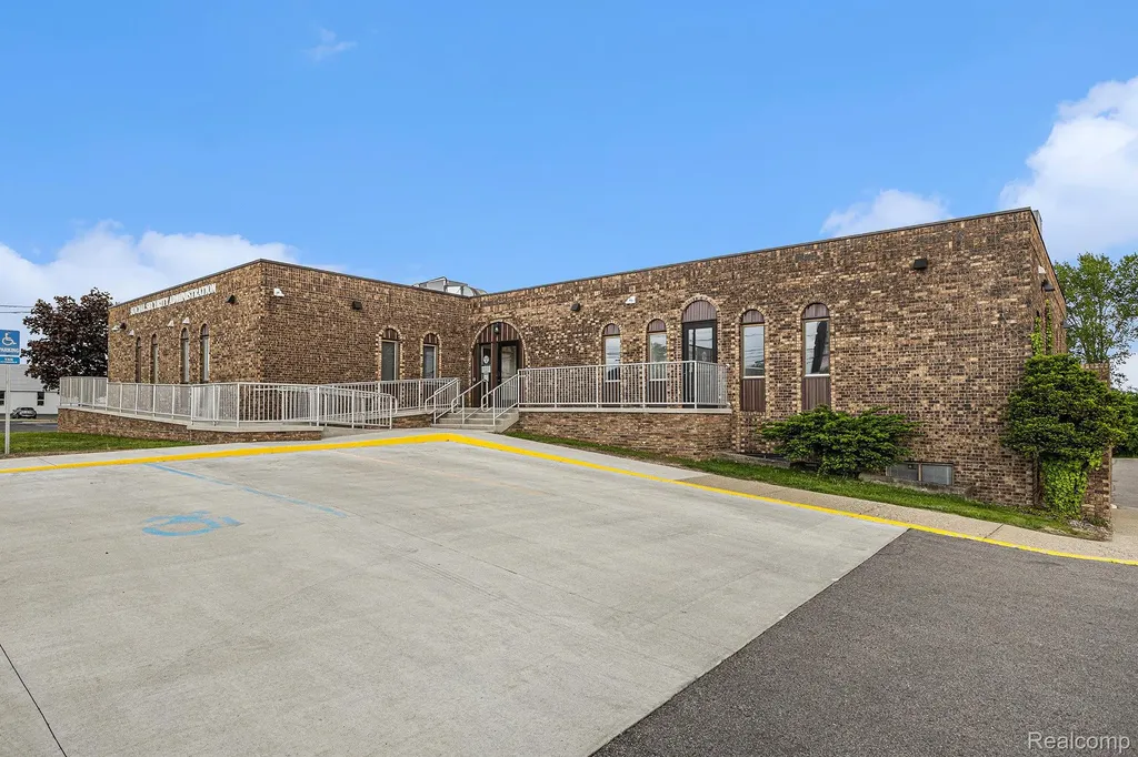 1350 E M 21 Caledonia Charter Township MI 48867