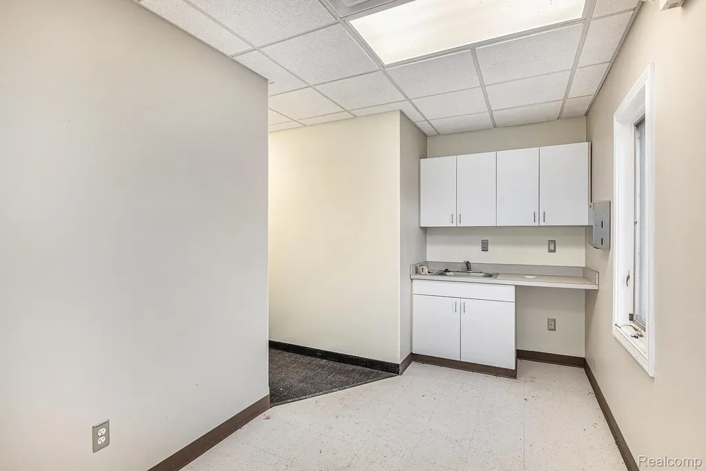 1350 E M 21 Caledonia Charter Township MI 48867