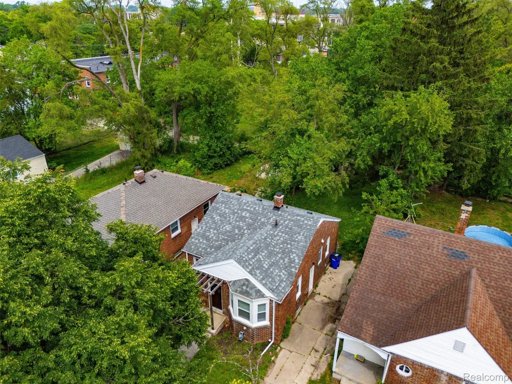16226 Santa Rosa Drive Detroit City MI 48221
