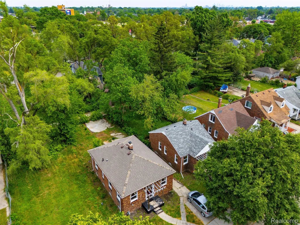 16226 Santa Rosa Drive Detroit City MI 48221