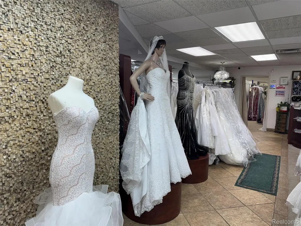 5050 E Greenfield Road Dearborn City MI 48126