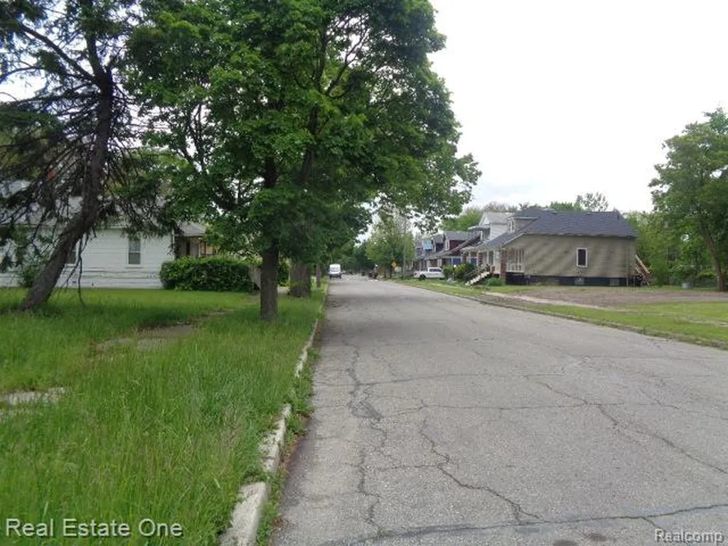 8167 Woodlawn Street Detroit City MI 48213
