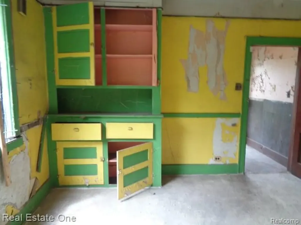 8167 Woodlawn Street Detroit City MI 48213