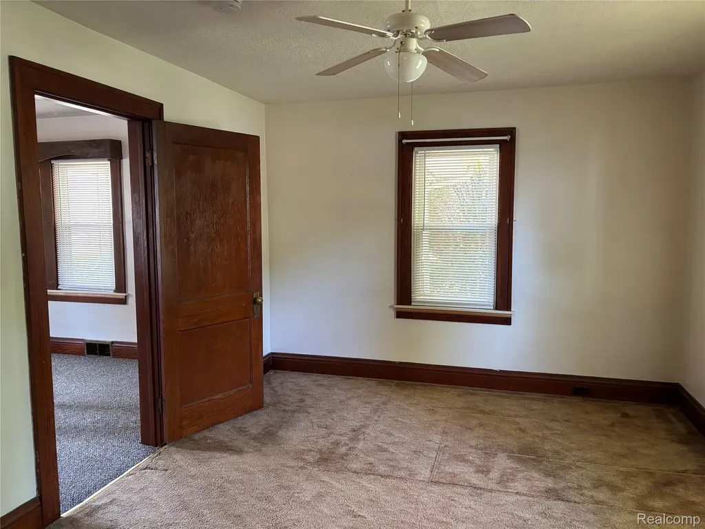 28 Lincoln Street Oxford Village MI 48371