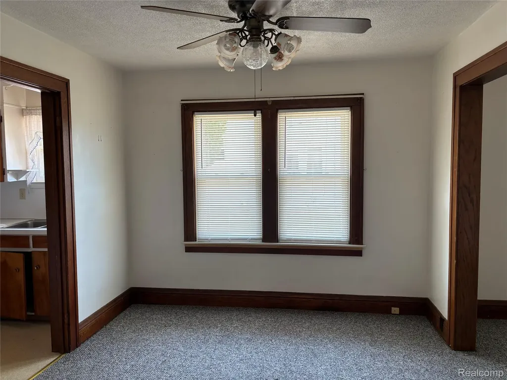 28 Lincoln Street Oxford Village MI 48371