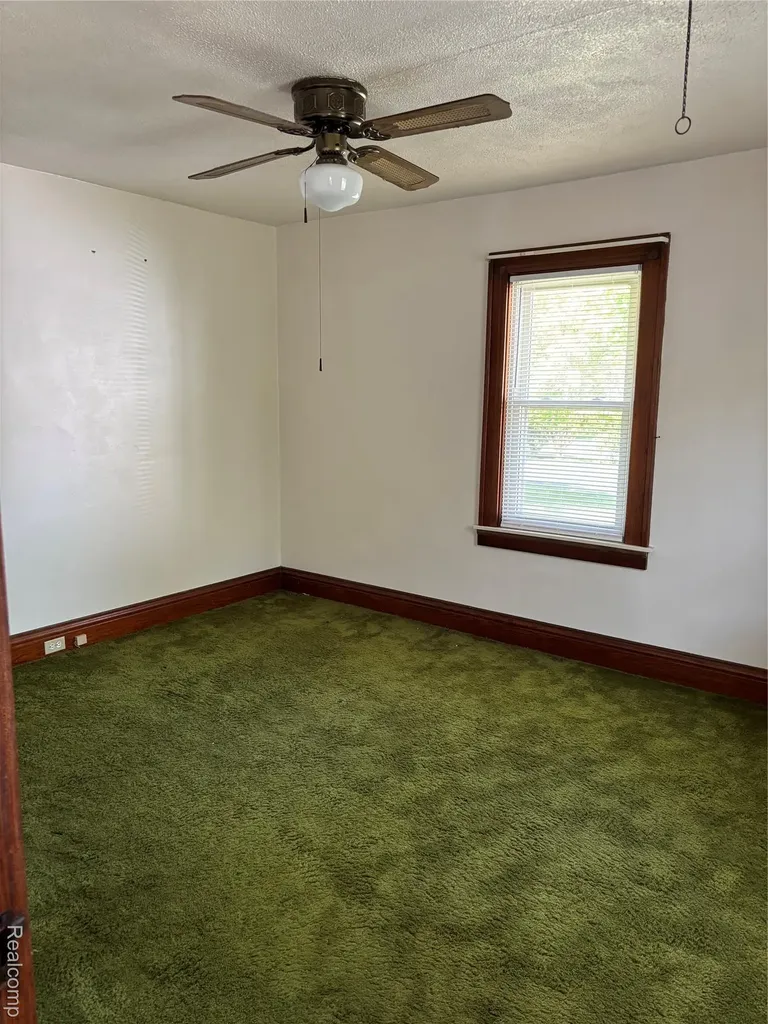 28 Lincoln Street Oxford Village MI 48371