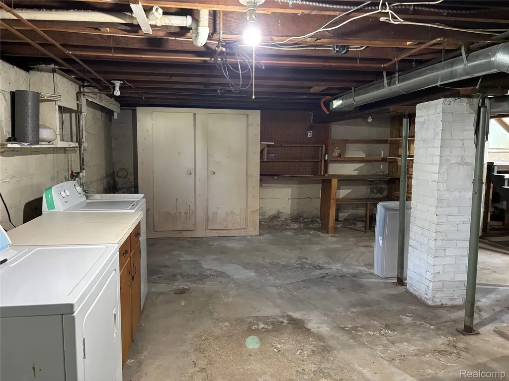 28 Lincoln Street Oxford Village MI 48371